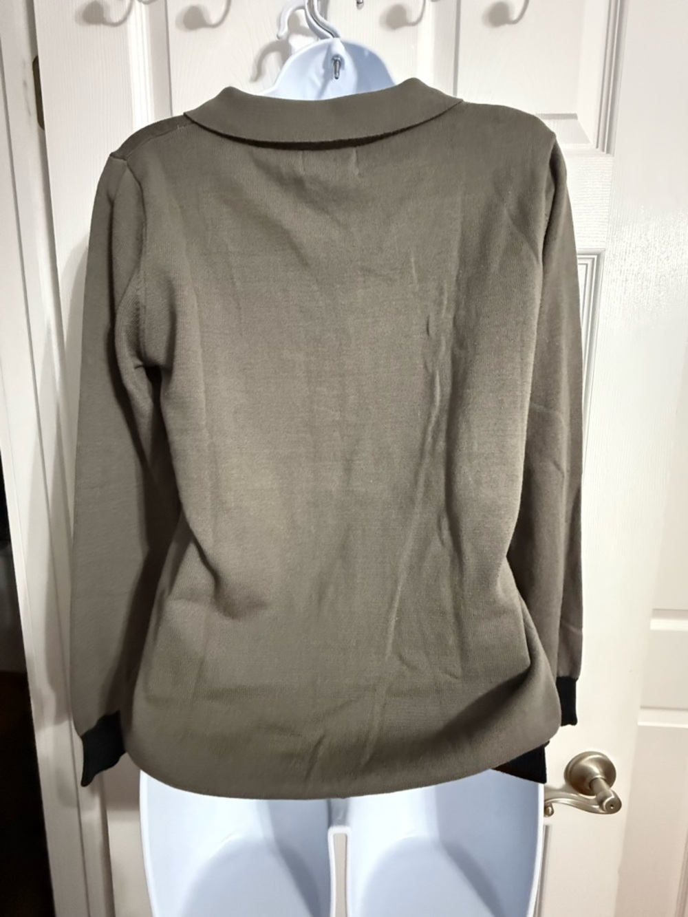 OXKNIT Gray V-Neck Polo Sweater with Dachshund Motif - Picture 3 of 5